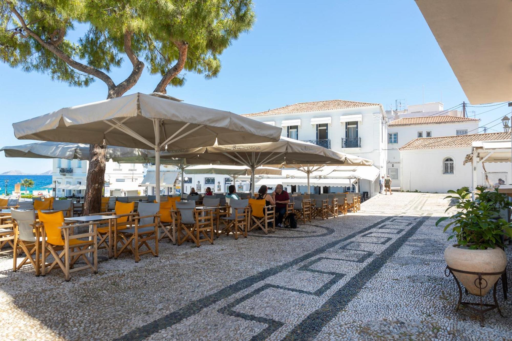 Hotel Roumani Spetses Town Екстер'єр фото