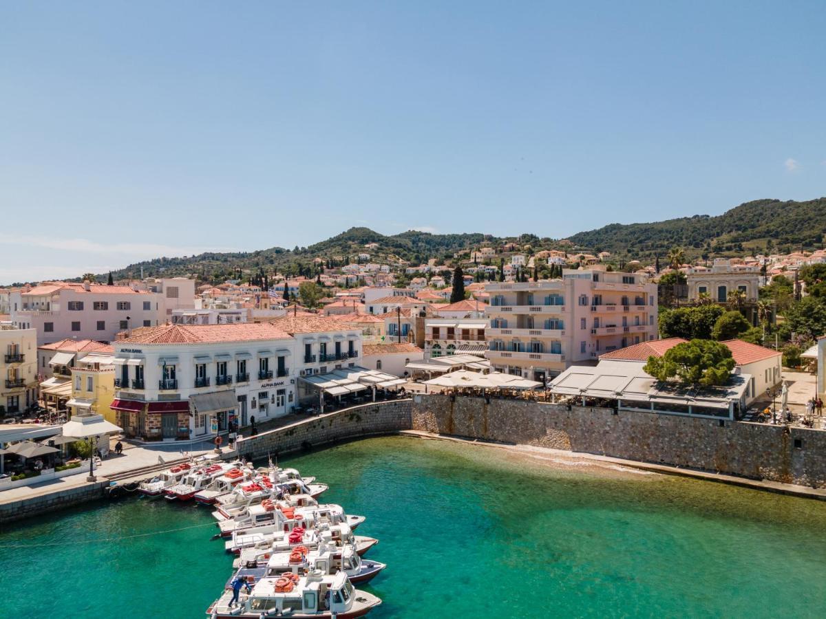 Hotel Roumani Spetses Town Екстер'єр фото