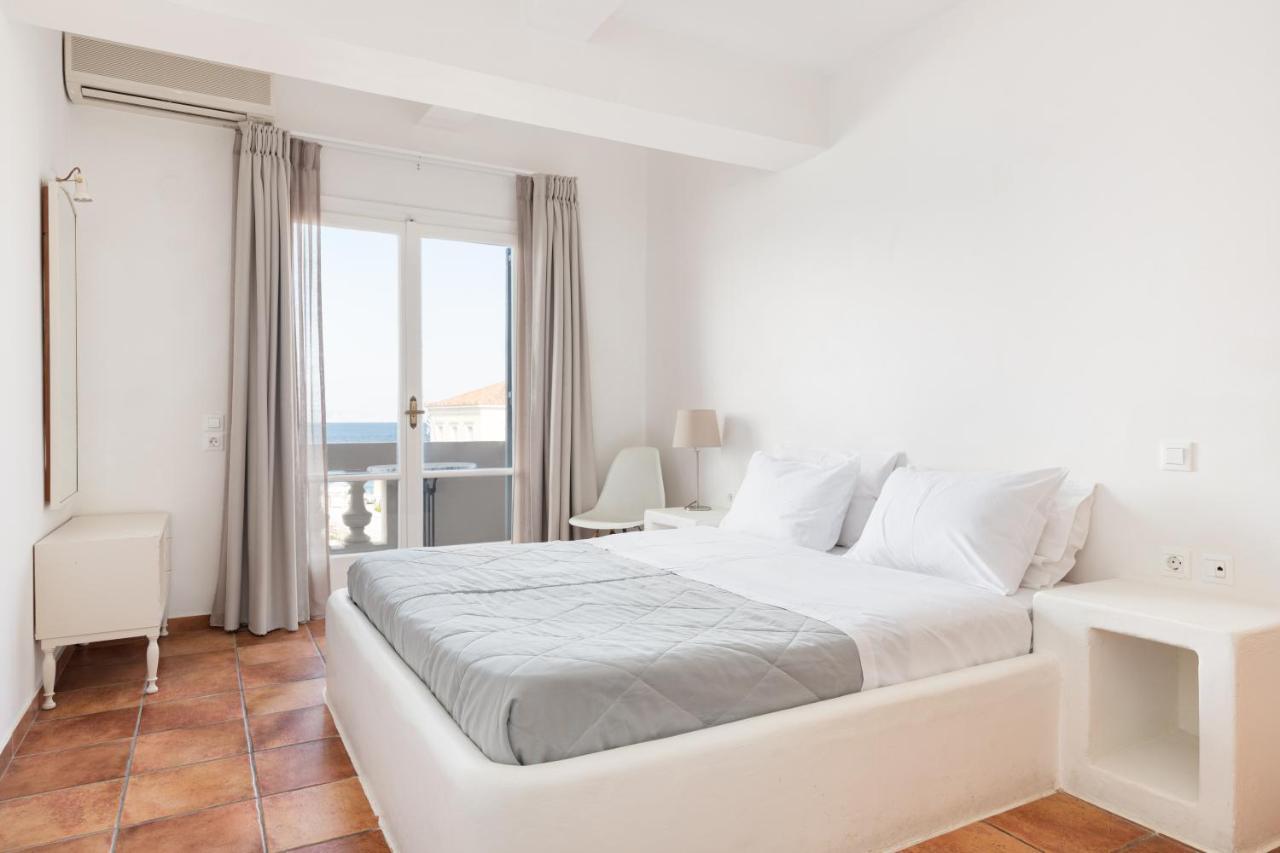 Hotel Roumani Spetses Town Екстер'єр фото
