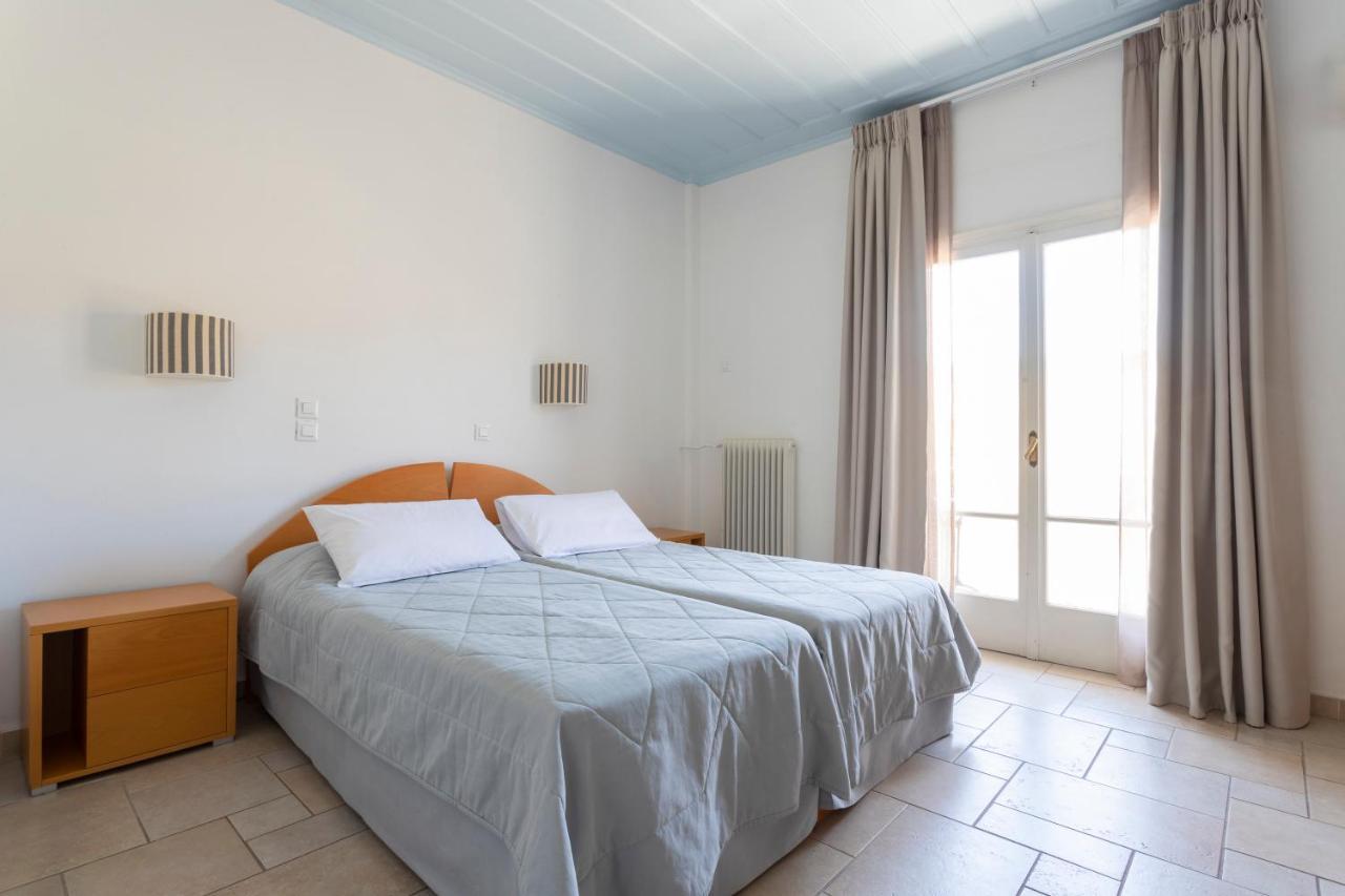 Hotel Roumani Spetses Town Екстер'єр фото