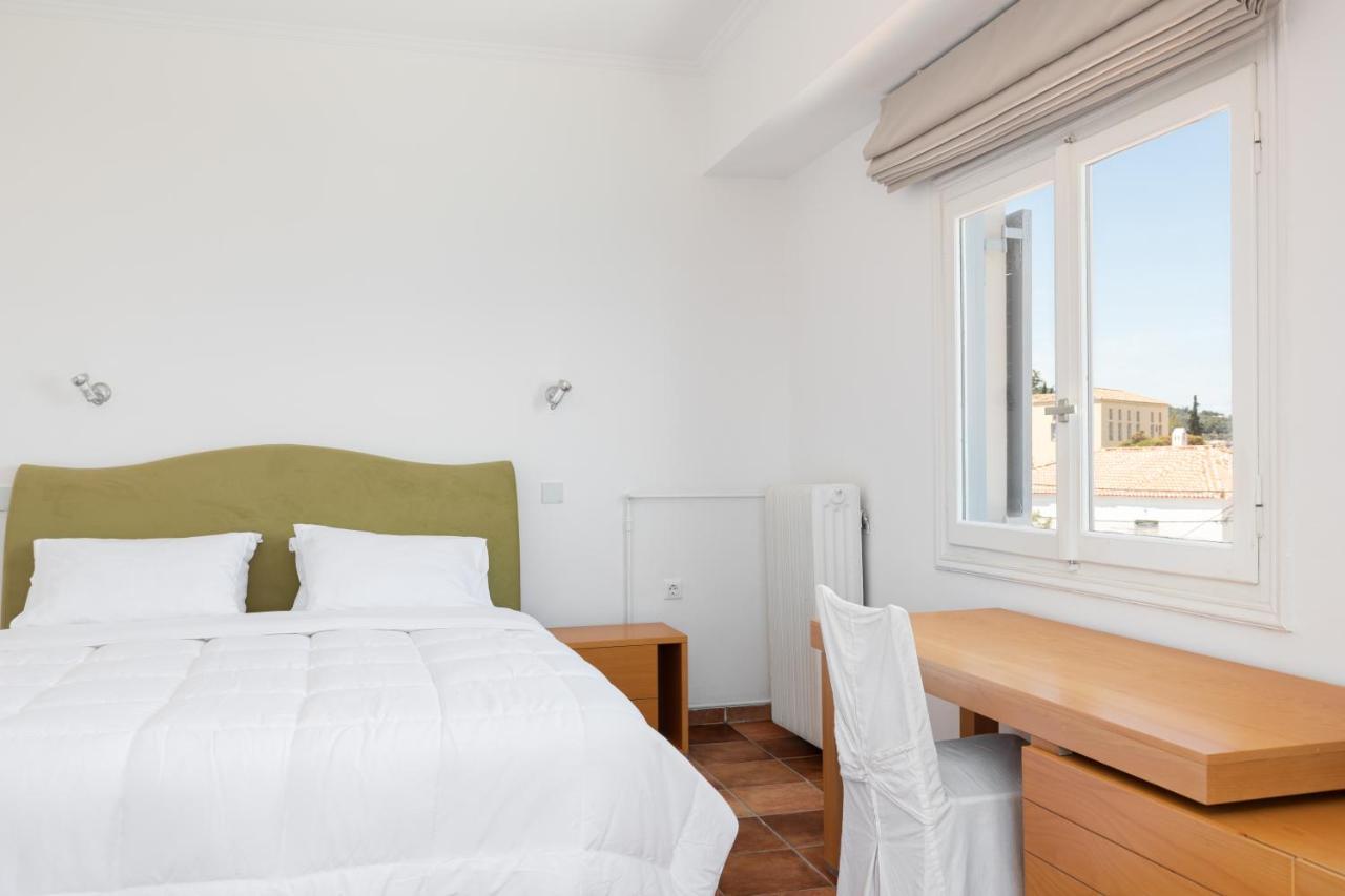 Hotel Roumani Spetses Town Екстер'єр фото