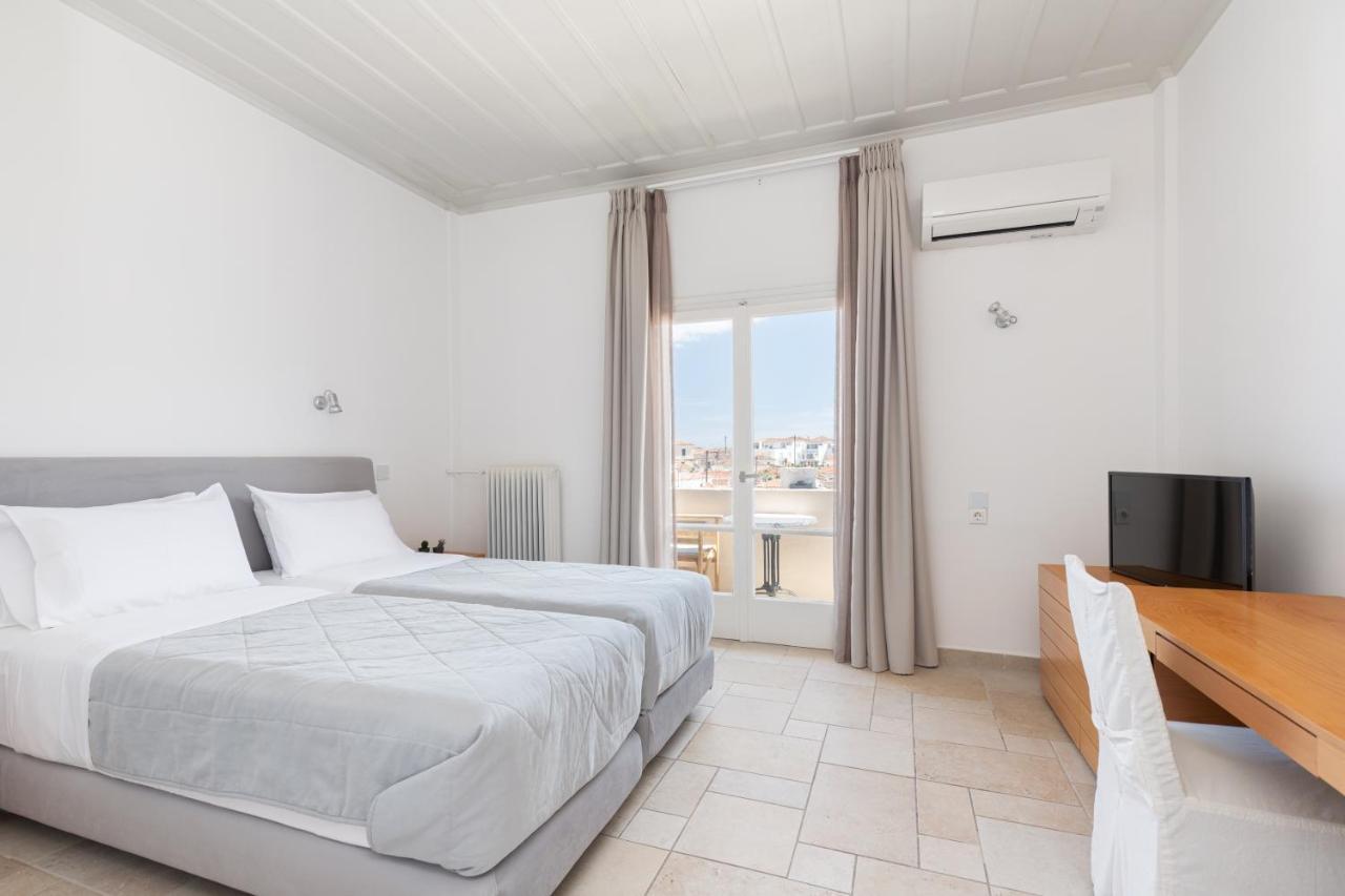Hotel Roumani Spetses Town Екстер'єр фото